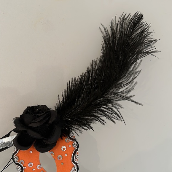 Halloween Mask - Picture 3 of 8